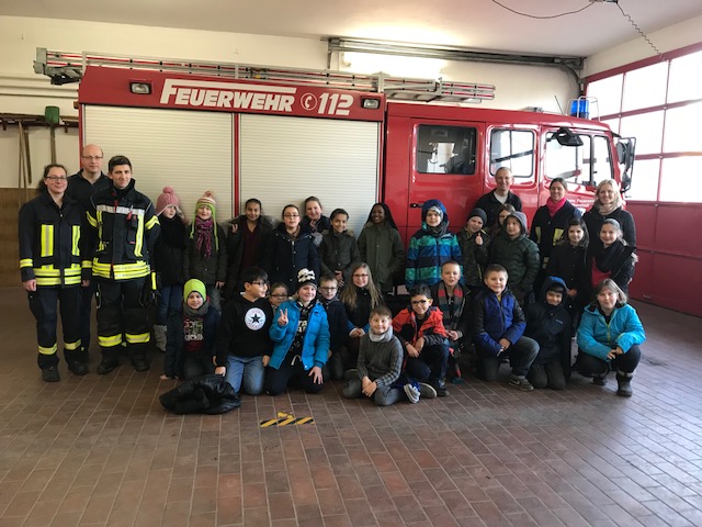 Ilbenstadt – Die Drittklässler der Eichendorff-Schule besuchten die Feuerwehr