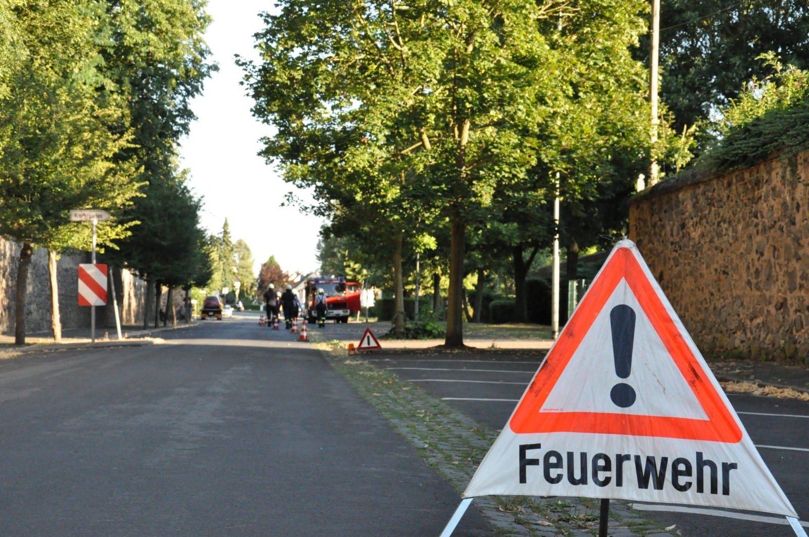 Ilbenstadt – Übung: Absichern von Einsatzstellen / Umgang mit der Motorkettensäge