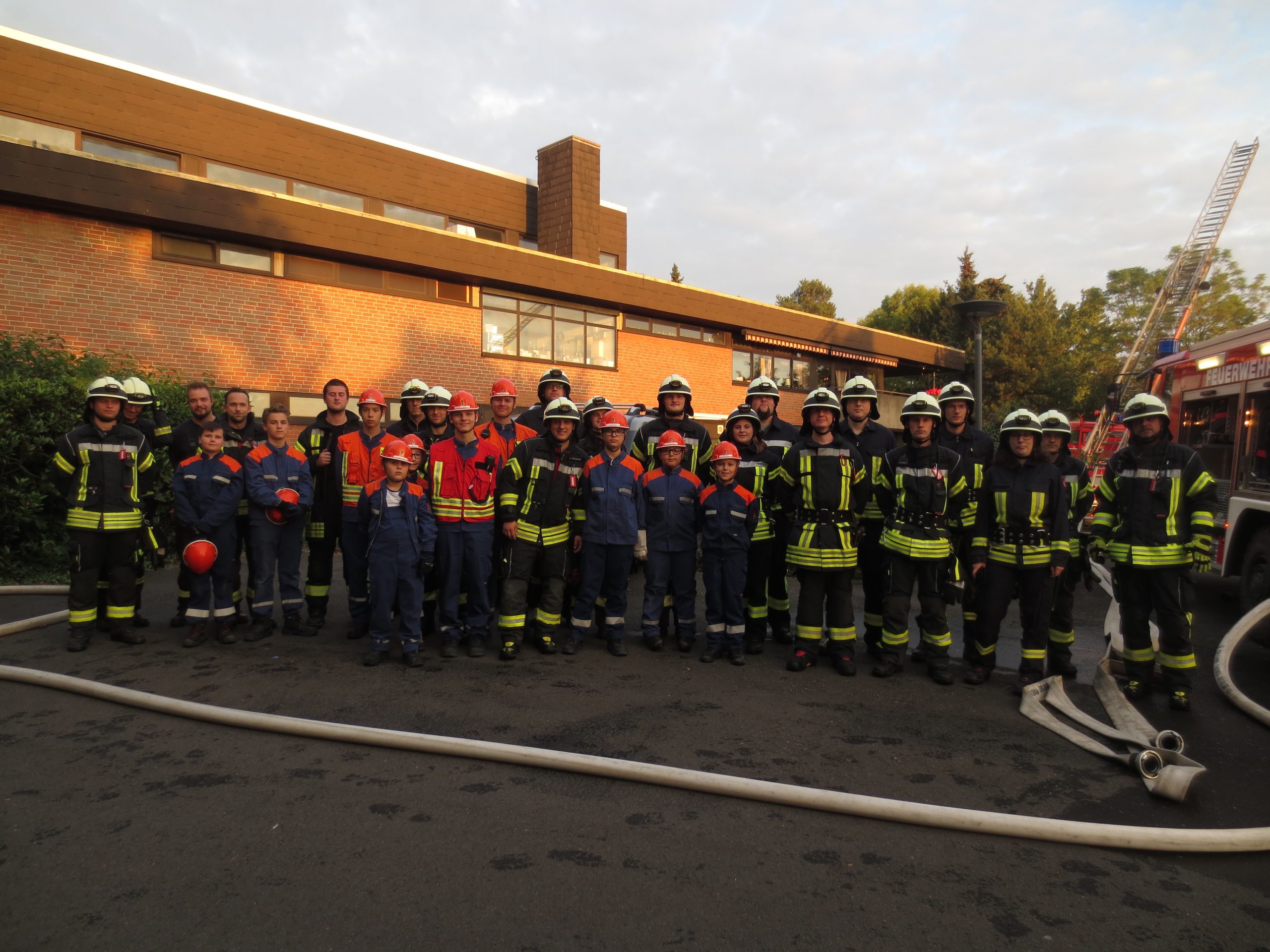 Ilbenstadt – Gemeinsame Übung der Jugendfeuerwehr und Einsatzabteilung