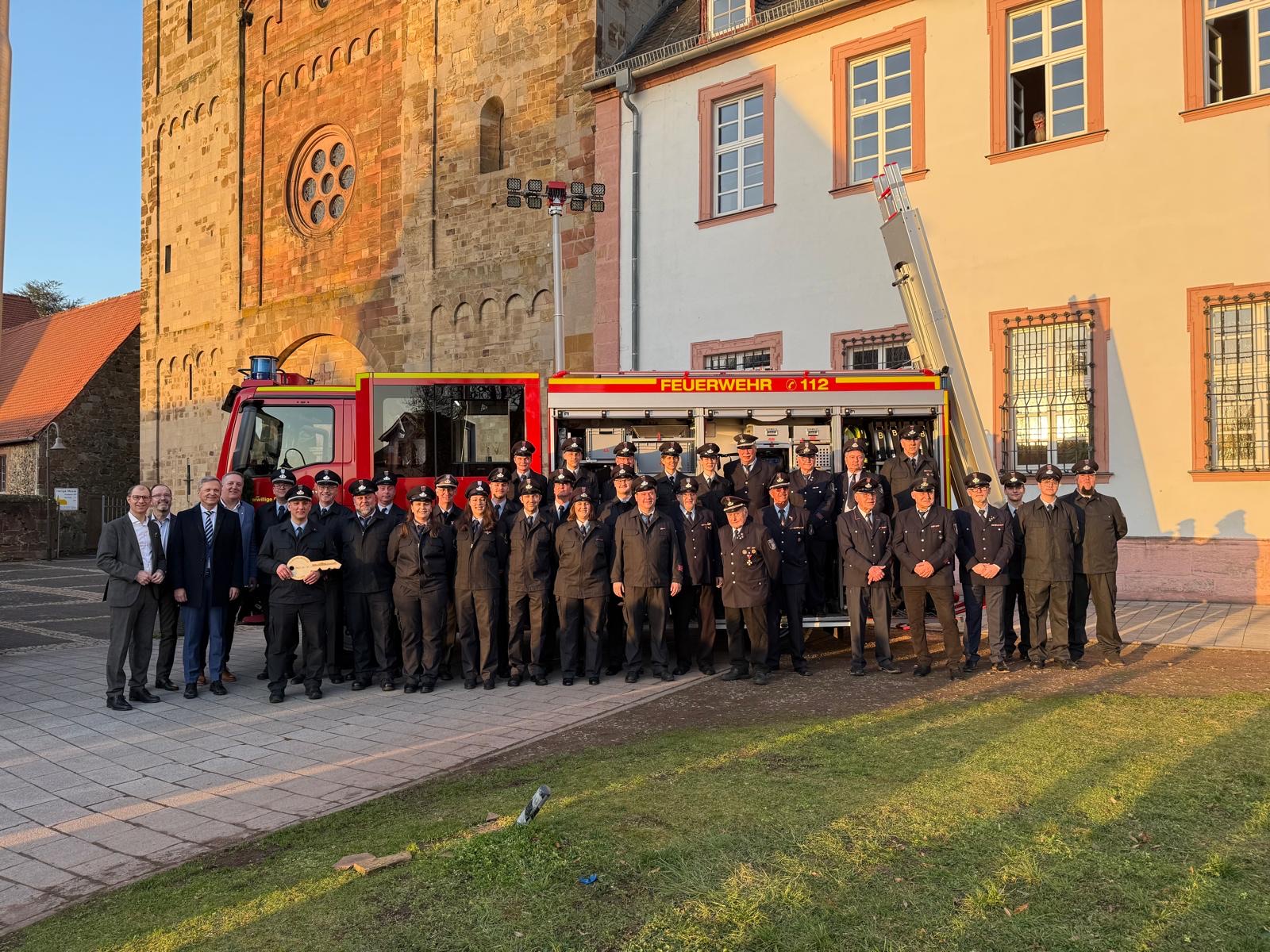 Übergabe des neuen Staffellöschfahrzeuges StLF 20-V für die Feuerwehr Niddatal